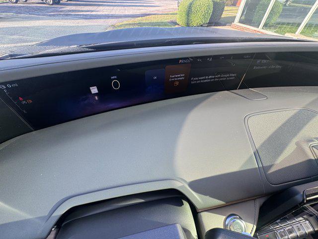 Photo of 2025 Infinite Black Metallic Clearcoat Lincoln Nautilus