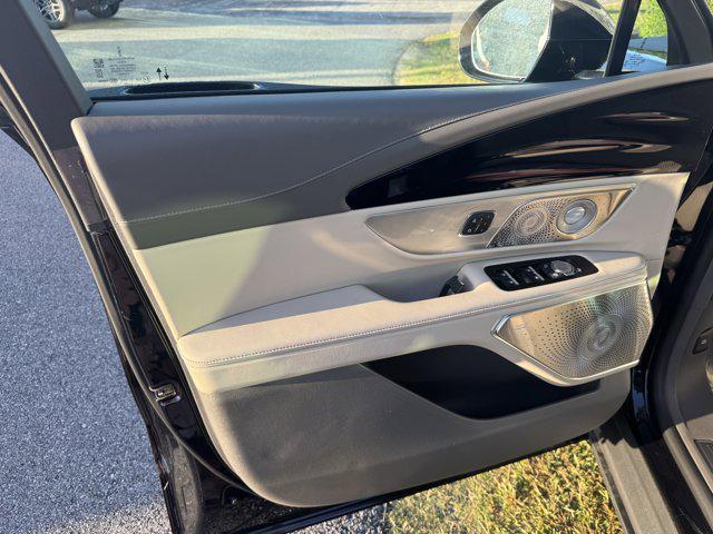 Photo of 2025 Infinite Black Metallic Clearcoat Lincoln Nautilus