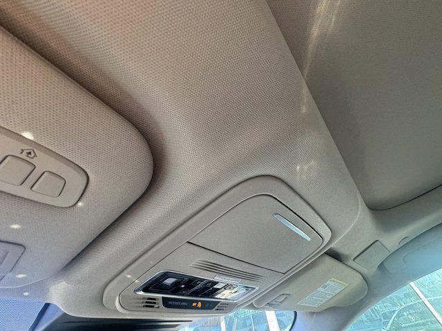 Photo of 2025 Infinite Black Metallic Clearcoat Lincoln Nautilus