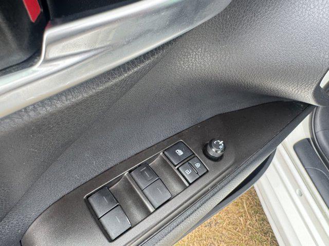 Photo of 2021 Super White Toyota Camry