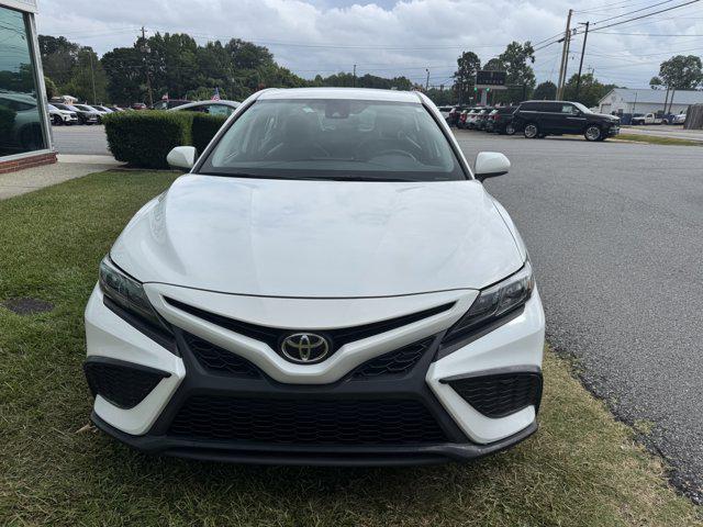 Photo of 2021 Super White Toyota Camry