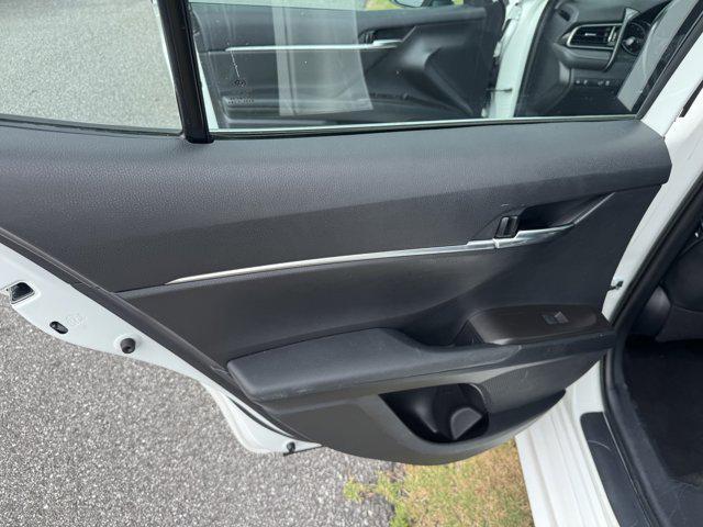 Photo of 2021 Super White Toyota Camry