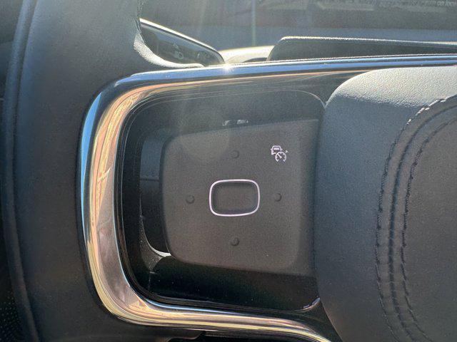 Photo of 2025 Silver Radiance Metallic Clearcoat Lincoln Nautilus