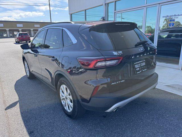 Photo of 2023 Cinnabar Red Metallic Premium Colorant Ford Escape