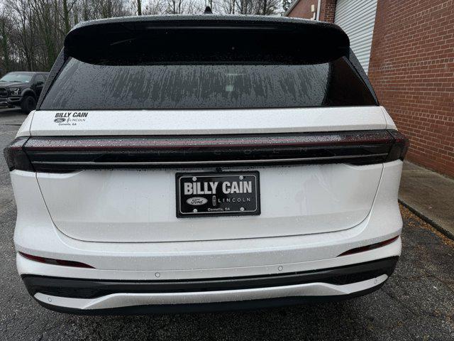 Photo of 2025 White Platinum Metallic Tri-Coat Lincoln Nautilus