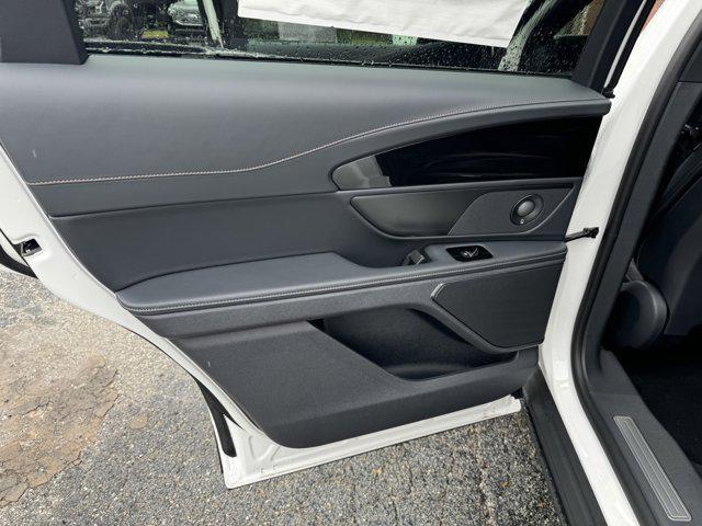 Photo of 2025 White Platinum Metallic Tri-Coat Lincoln Nautilus