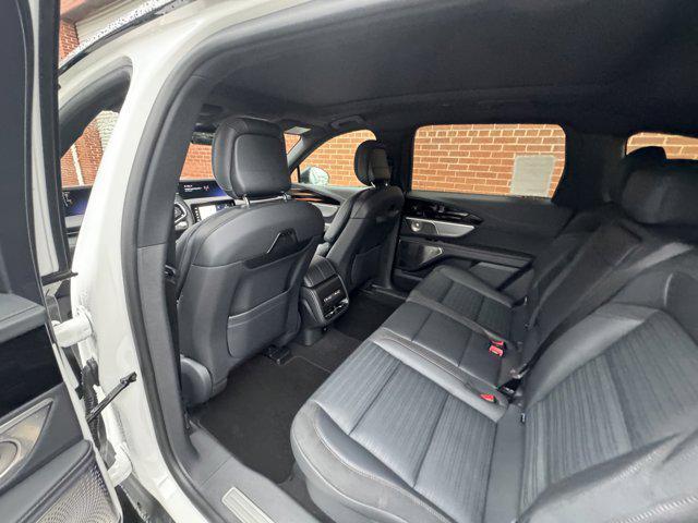 Photo of 2025 White Platinum Metallic Tri-Coat Lincoln Nautilus