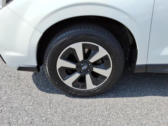 Photo of 2017 Crystal White Pearl Subaru Forester