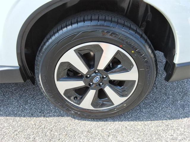 Photo of 2017 Crystal White Pearl Subaru Forester