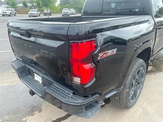 Photo of 2025 Black Chevrolet Colorado