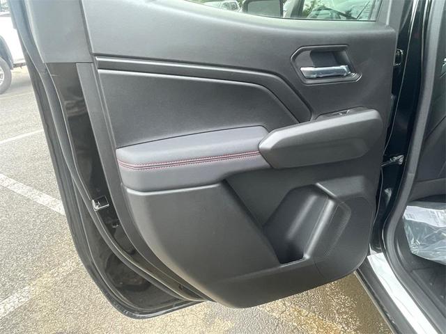 Photo of 2025 Black Chevrolet Colorado