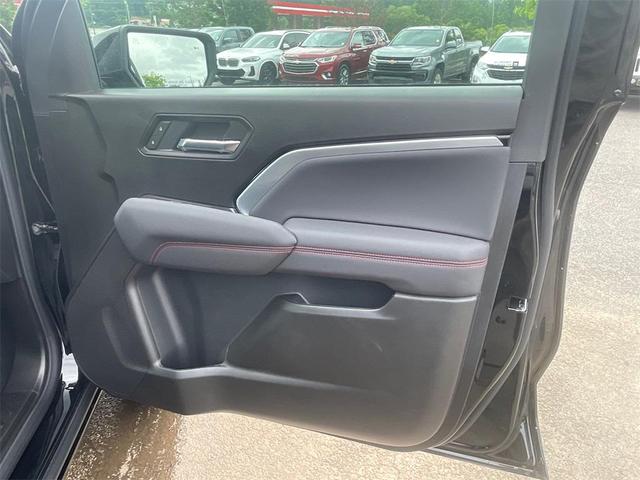 Photo of 2025 Black Chevrolet Colorado