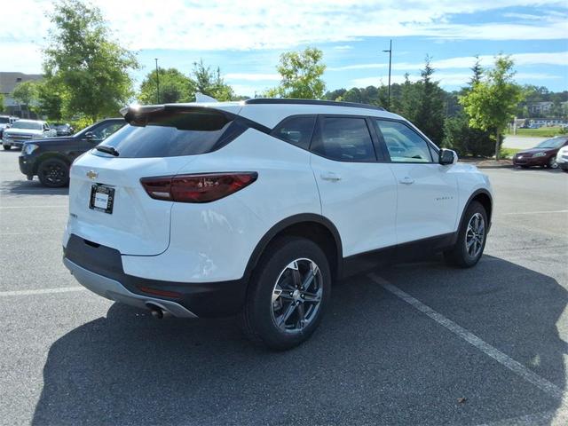 Photo of 2025 Summit White Chevrolet Blazer