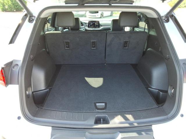Photo of 2025 Summit White Chevrolet Blazer