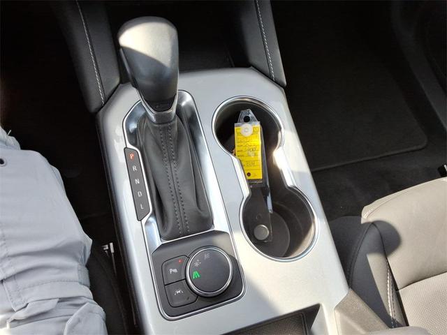 Photo of 2025 Summit White Chevrolet Blazer