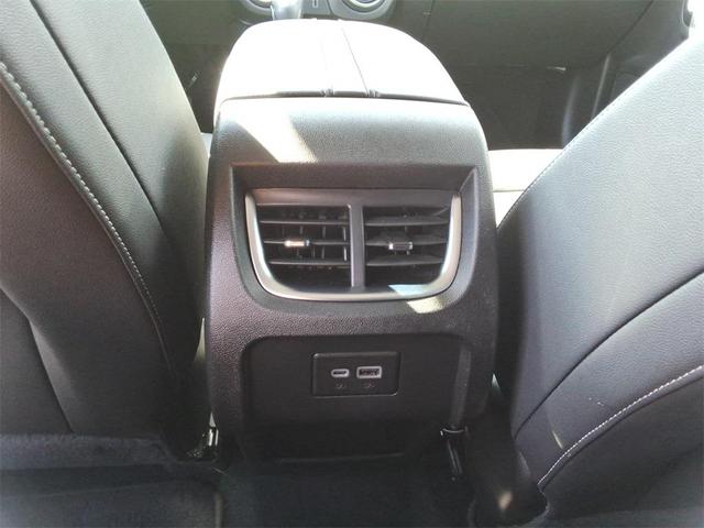 Photo of 2025 Summit White Chevrolet Blazer