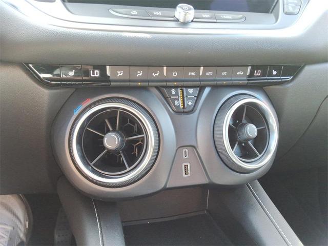 Photo of 2025 Summit White Chevrolet Blazer