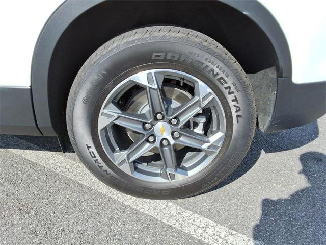 Photo of 2025 Summit White Chevrolet Blazer