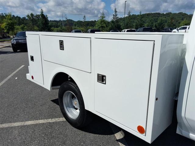 Photo of 2025 Summit White Chevrolet Silverado 3500