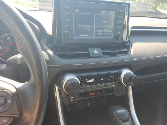 Photo of 2019 Super White Toyota RAV4