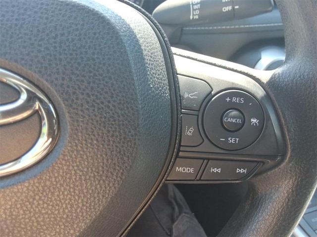 Photo of 2019 Super White Toyota RAV4
