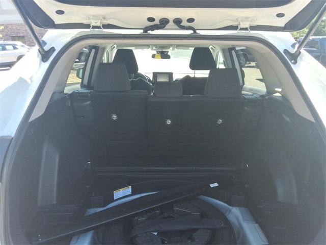 Photo of 2019 Super White Toyota RAV4