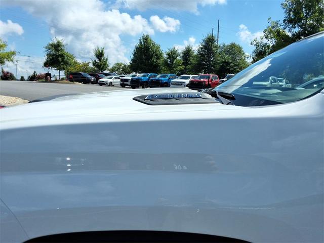 Photo of 2025 Summit White Chevrolet Silverado 3500