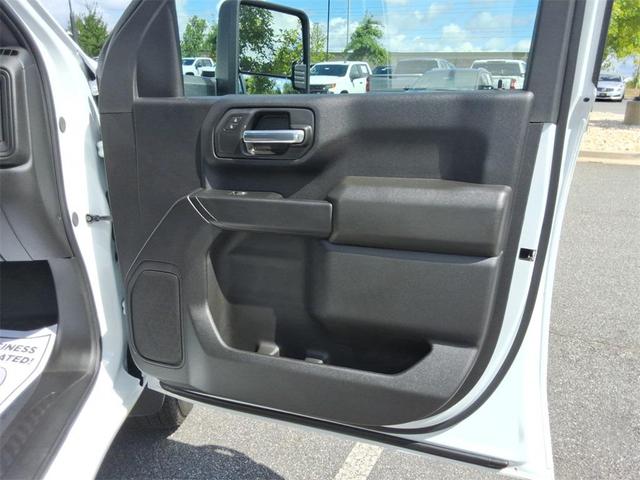 Photo of 2025 Summit White Chevrolet Silverado 3500