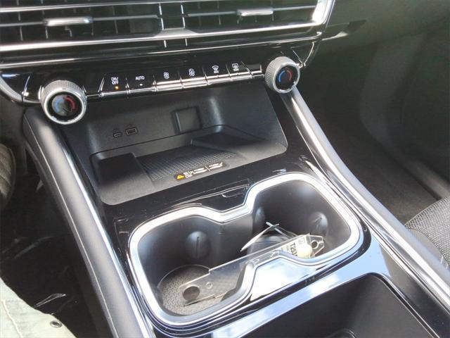 Photo of 2025 Mosaic Black Metallic Chevrolet Traverse