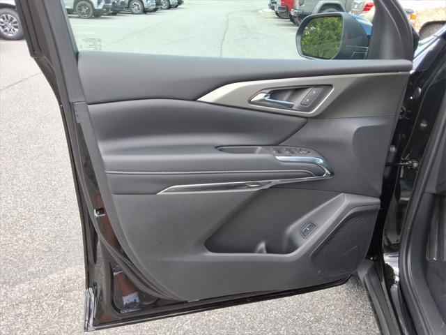 Photo of 2025 Mosaic Black Metallic Chevrolet Traverse