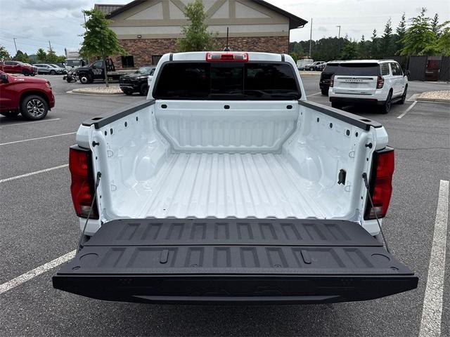 Photo of 2025 Summit White Chevrolet Colorado