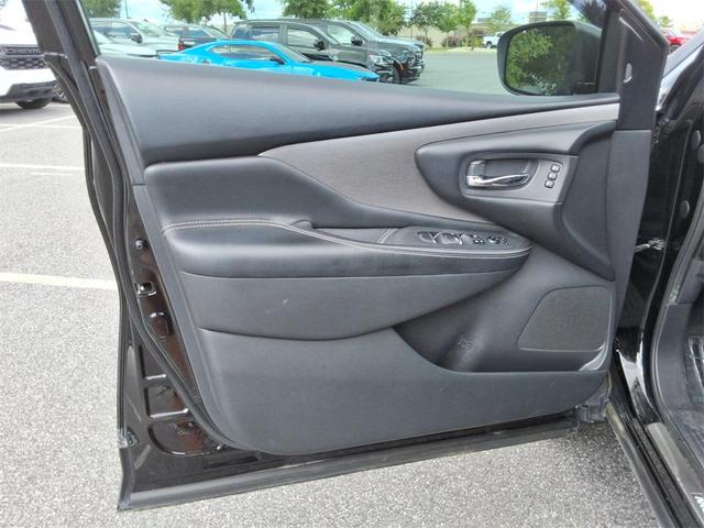 Photo of 2021 Magnetic Black Pearl Nissan Murano