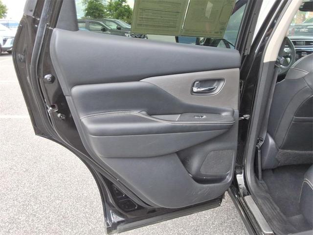 Photo of 2021 Magnetic Black Pearl Nissan Murano