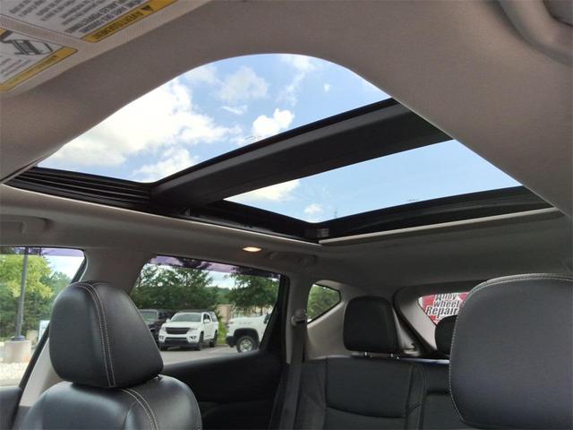 Photo of 2021 Magnetic Black Pearl Nissan Murano