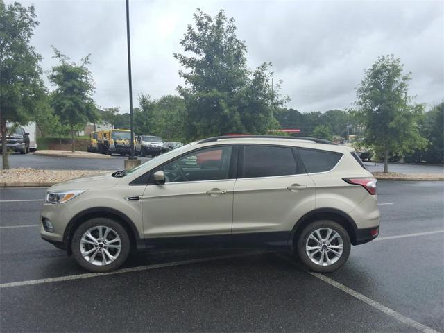 Photo of 2018 White Gold Ford Escape