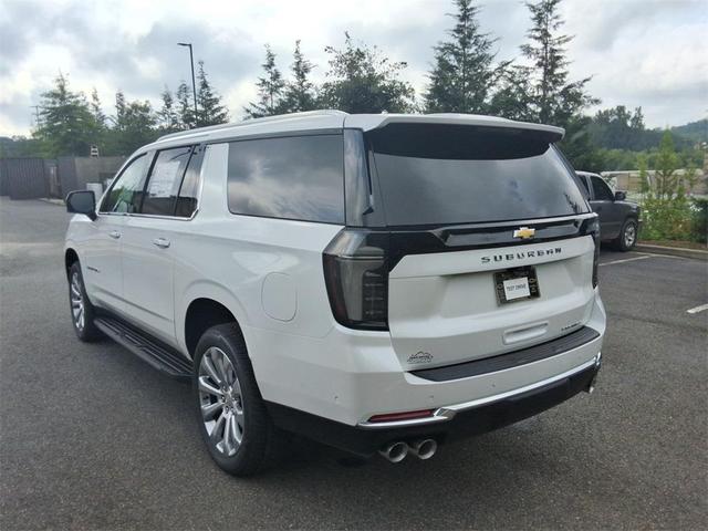 Photo of 2025 Iridescent Pearl Tricoat Chevrolet Suburban
