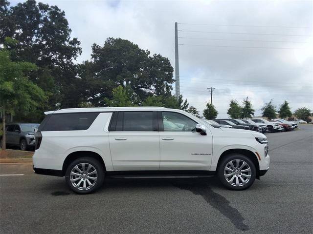 Photo of 2025 Iridescent Pearl Tricoat Chevrolet Suburban