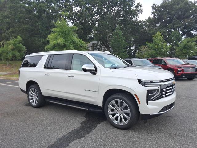 Photo of 2025 Iridescent Pearl Tricoat Chevrolet Suburban