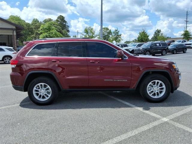 Photo of 2018 Velvet Red Pearlcoat Jeep Grand Cherokee