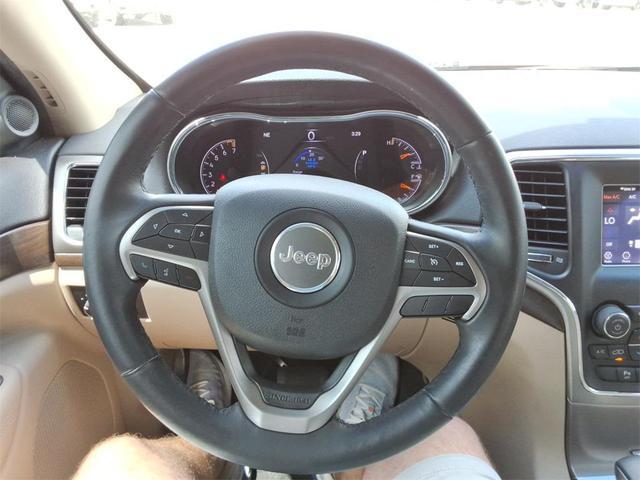 Photo of 2018 Velvet Red Pearlcoat Jeep Grand Cherokee