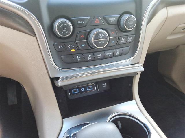 Photo of 2018 Velvet Red Pearlcoat Jeep Grand Cherokee