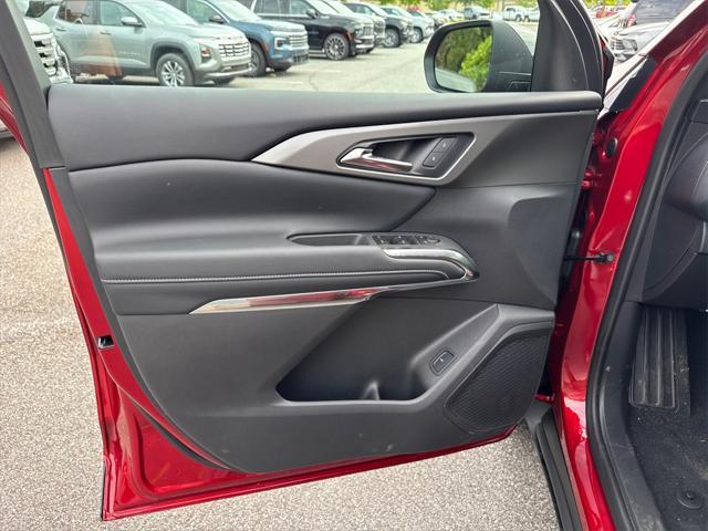 Photo of 2025 Radiant Red Tintcoat Chevrolet Traverse