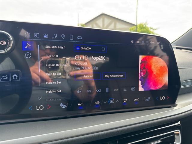 Photo of 2025 Radiant Red Tintcoat Chevrolet Traverse