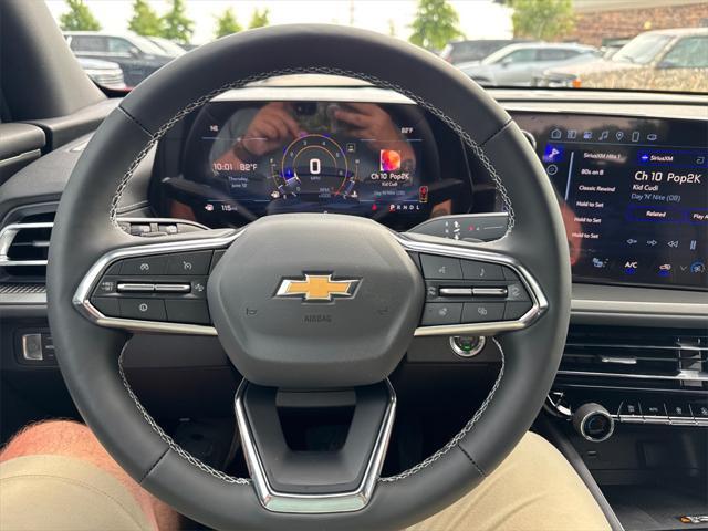 Photo of 2025 Radiant Red Tintcoat Chevrolet Traverse