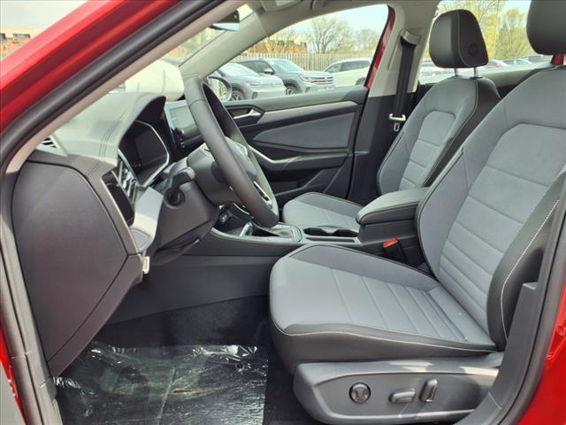 Photo of 2025 Kings Red Metallic P8p8 Volkswagen Jetta