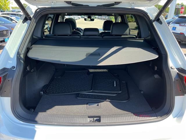 Photo of 2023 Opal White Pearl Volkswagen Tiguan