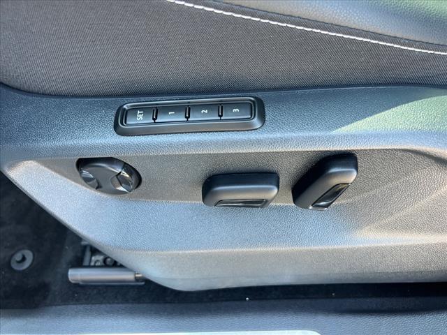 Photo of 2023 Opal White Pearl Volkswagen Tiguan