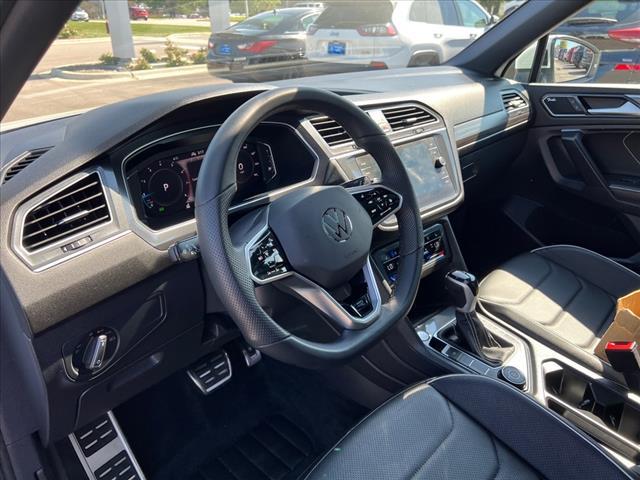 Photo of 2023 Opal White Pearl Volkswagen Tiguan