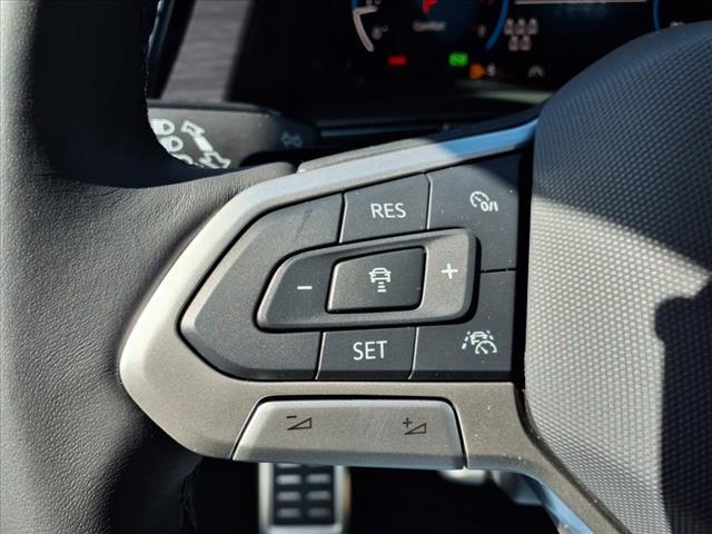 Photo of 2025 Opal White Pearl 0p0p Volkswagen Atlas