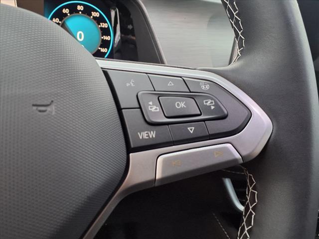 Photo of 2025 Pure White 0q0q Volkswagen Atlas Cross Sport